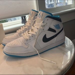 Air Jordan 1 Mid Laser Blue